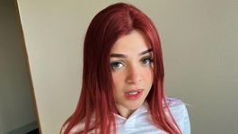 Karely Ruiz presentó a su nueva novia.