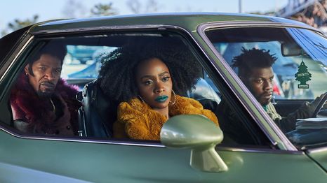  John Boyega, Teyonah Parris, Kiefer Sutherland y Jamie Foxx protagonizan El clon de Tyrone.