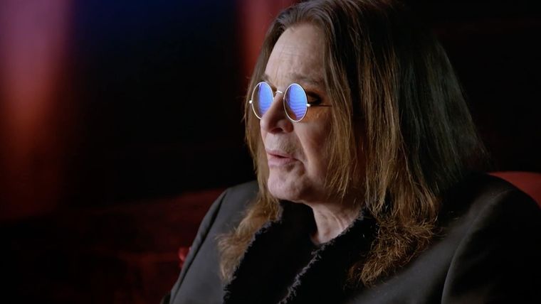 Este documental original muestra a un reflexivo Ozzy Osbourne que, a sus 70 años, se animaba a hablar sobre los detalles íntimos de sus éxitos, fracasos y su capacidad única de supervivencia y perseverancia Este documental original muestra a un reflexivo Ozzy Osbourne que, a sus 70 años, se animaba a hablar sobre los detalles íntimos de sus éxitos, fracasos y su capacidad única de supervivencia y perseverancia