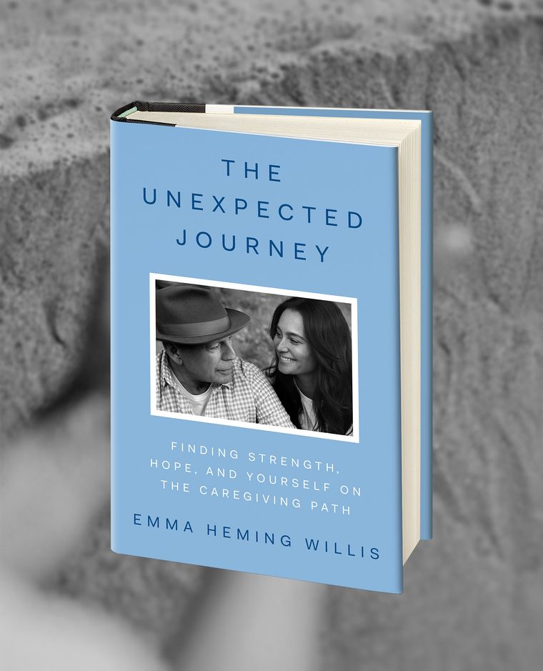 El libro de la esposa de Bruce Willis lleva por nombre The Unexpected Journey. El libro de la esposa de Bruce Willis lleva por nombre The Unexpected Journey.