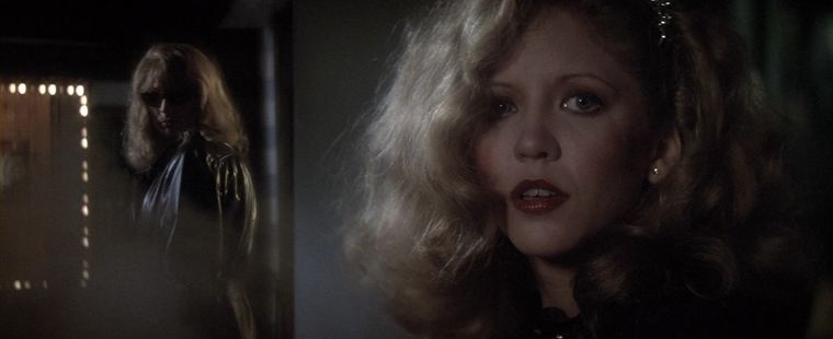 Angie Dickinson y Nancy Allen en Vestida para matar. Angie Dickinson y Nancy Allen en Vestida para matar.