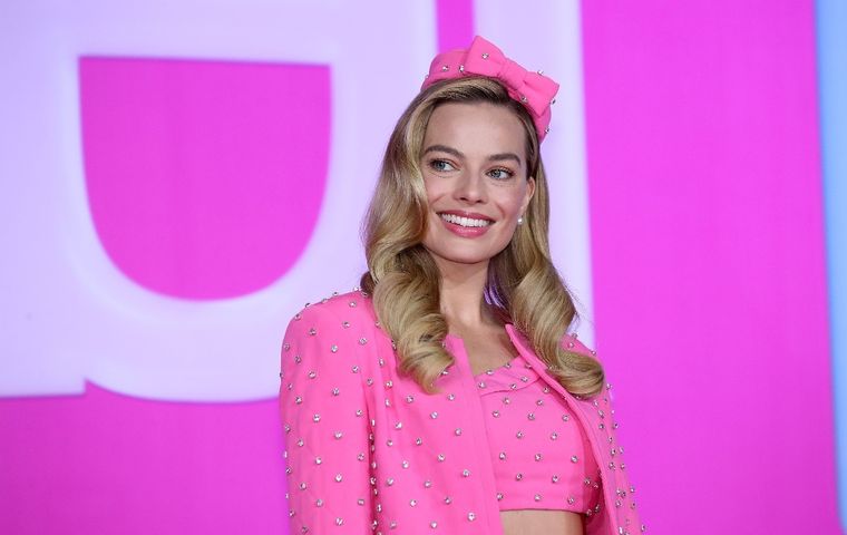Margot Robbie protagoniza y produce la nueva película de Barbie.