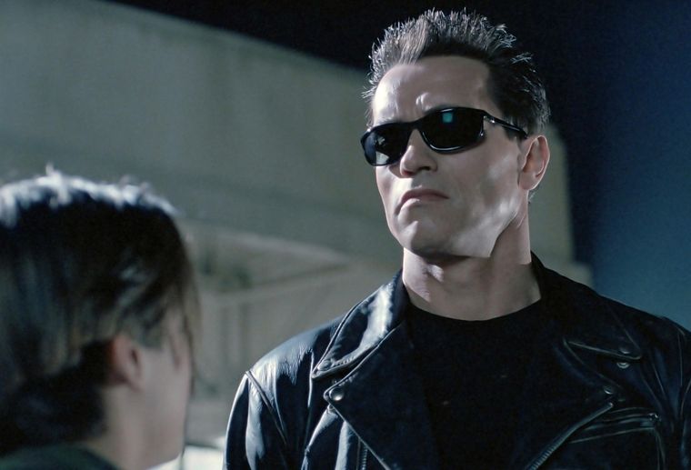 Arnold Schwarzenegger como el T-800 en la aclamada y exitosa Terminator 2: El Juicio Final. Arnold Schwarzenegger como el T-800 en la aclamada y exitosa Terminator 2: El Juicio Final.