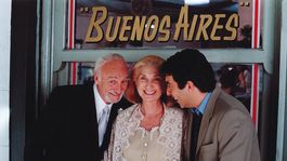 Rafael y sus padres, en uno de los momentos más emotivos de la película