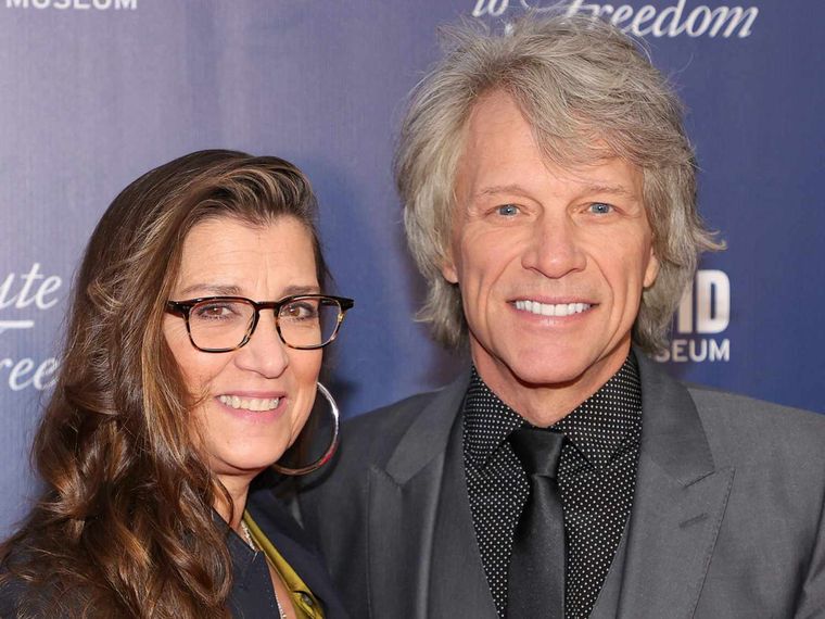Jon Bon Jovi junto a su esposa Dorothea