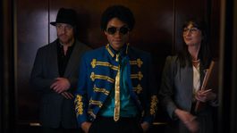 La película de Michael fue un éxito entre los fans. La película de Michael fue un éxito entre los fans.