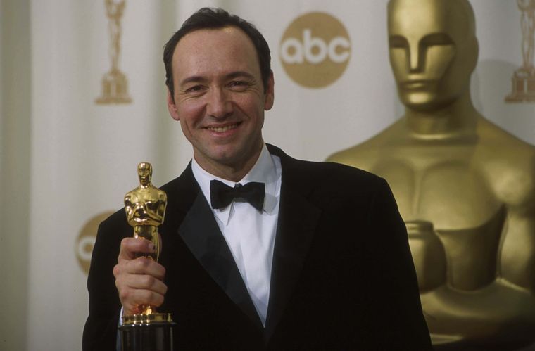 Kevin Spacey cuenta con dos premios Oscar en su haber. Kevin Spacey cuenta con dos premios Oscar en su haber.