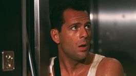 Que Ver | Antes de salvar el Nakatomi Plaza, Bruce Willis conquistó corazones