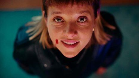 Jella Haase es Kleo, la espía de la RDA