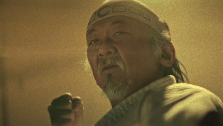El cameo digital del señor Miyagi emocionó a los fanáticos.
