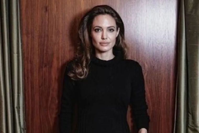 Angelina Jolie contrarrestó contra Brad Pitt.