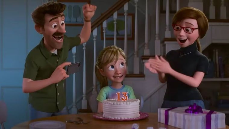 Riley y sus padres en Intensamente 2