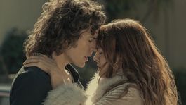 Daisy Jones and the six es una serie imperdible