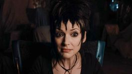 Winona Ryder es Lydia Deetz en Beetlejuice.