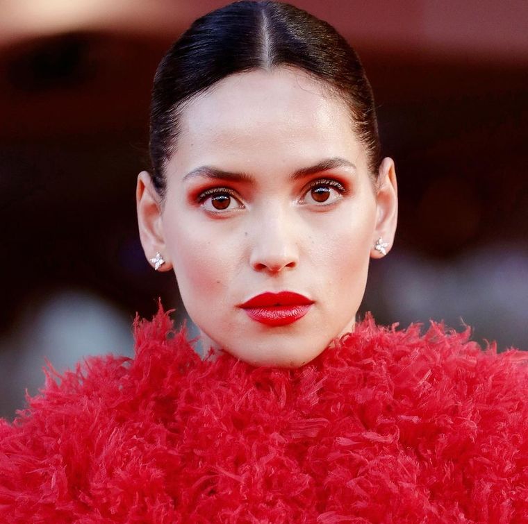 Adria Arjona es la hija mayor de Ricardo Arjona.