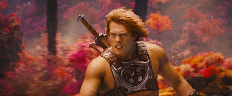 Nicholas Galitzine convertido en He-Man, el campeón de Eternia. Nicholas Galitzine convertido en He-Man, el campeón de Eternia.