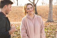 La comedia romántica estilo Hallmark que te atrapará con su historia