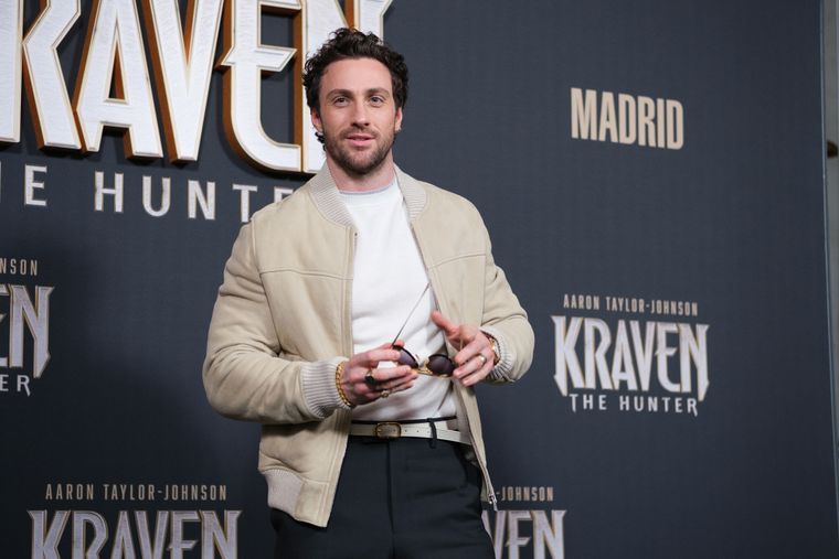 Aaron Taylor-Johson deslumbró en el primer vistazo de Werwulf. Aaron Taylor-Johson deslumbró en el primer vistazo de Werwulf.