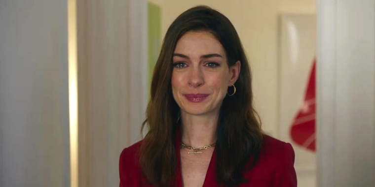 Anne Hathaway protagoniza la nueva comedia romántica de Prime Video