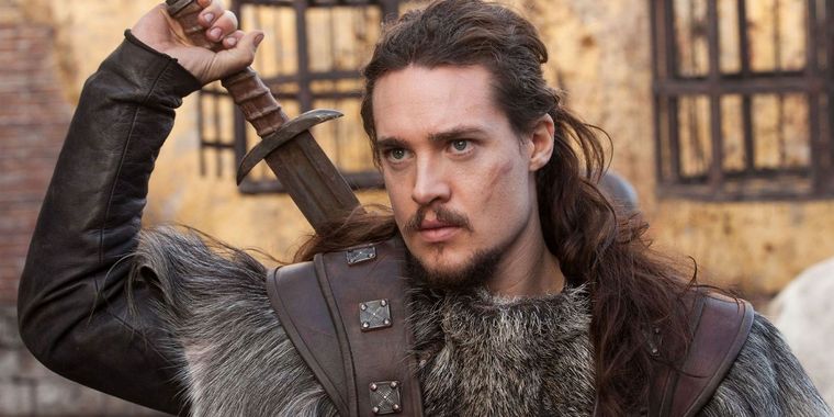 Alexander Dreymon interpreta a Uthred
