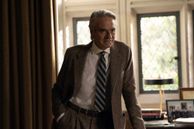 Tras reunirse con el equipo creativo del show y entender de qué iba su personaje, Jeremy Irons aceptó de inmediato la propuesta.