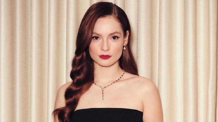 Hannah Dodd es una actriz y modelo británica, conocida por interpretar a Sophia Fitzwilliam en Harlots.