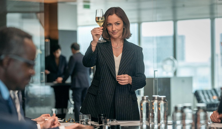 Minka Kelly protagoniza El encanto del champán