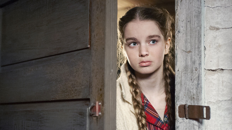 Summer es conocida por su rol en la película de 2020 de Shawn Linden, Hunter Hunter Summer es conocida por su rol en la película de 2020 de Shawn Linden, Hunter Hunter