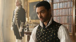 Regé-Jean Page como el Duque de Hastings