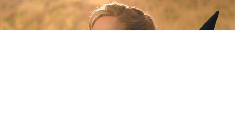 Ariana Grande es Glinda en la adaptación cinematográfica de Wicked.