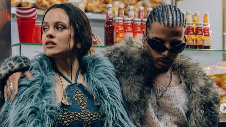 El videoclip hace una clara referencia cinematográfica.