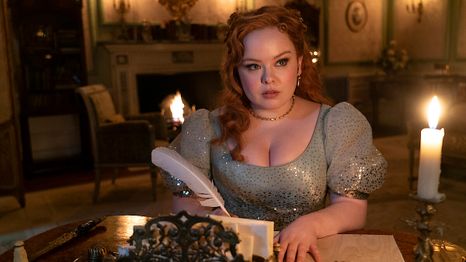 Nicola Coughlan como Penelope Feathrington en Bridgerton.&nbsp;
