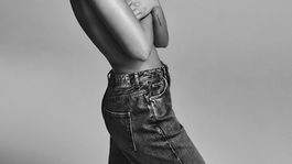 dua lipa se olvido la remera y se le vio lo de abajo