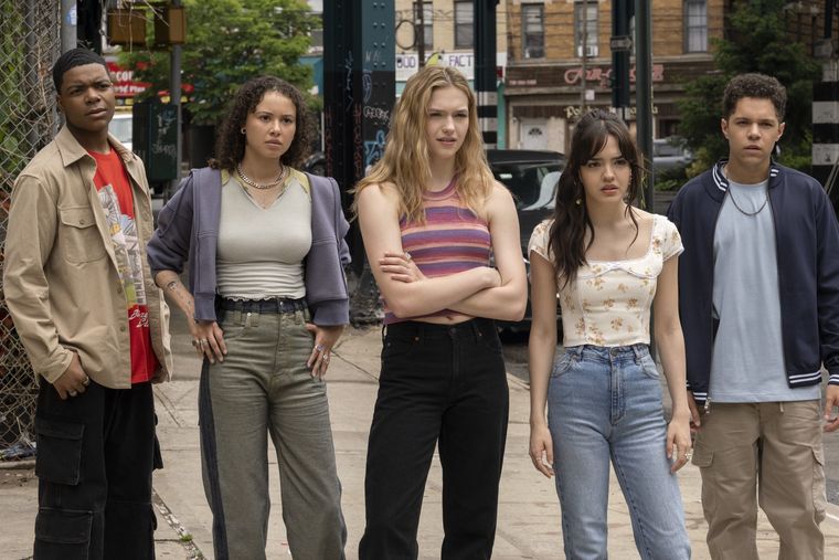 Los showrunners de la serie, Rob Letterman y Nicholas Stoller, ya estarían en busca de otra plataforma o estudio que adquiera los derechos de la para poder continuarla lejos de Disney+. Los showrunners de la serie, Rob Letterman y Nicholas Stoller, ya estarían en busca de otra plataforma o estudio que adquiera los derechos de la para poder continuarla lejos de Disney+.