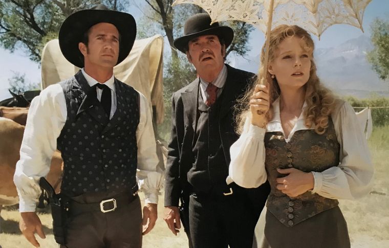 Mel Gibson, James Garner y Jodie Foster lideran este icónico western noventero