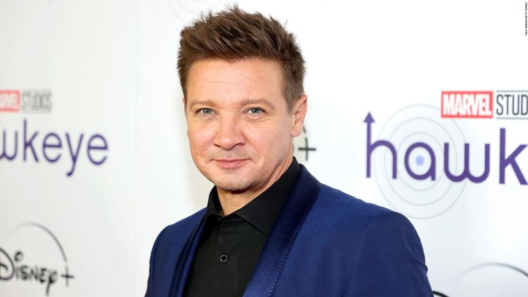 Jeremy Renner sufrió un accidente durante el día domingo