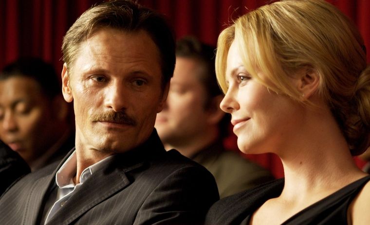 Viggo Mortensen y Charlize Theron se lucen en esta producción apocalíptica