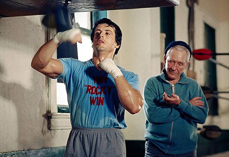 La relación de Rocky con Mickey, su entrenador, fue inspirada en las rispideces entre el propio Sylvester Stallone con su padre y su constante temor a enfrentarlo. La relación de Rocky con Mickey, su entrenador, fue inspirada en las rispideces entre el propio Sylvester Stallone con su padre y su constante temor a enfrentarlo.