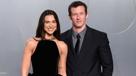 Dua Lipa y Callum Turner ya son marido y mujer. Dua Lipa y Callum Turner ya son marido y mujer.
