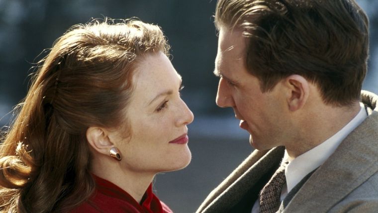 Julianne Moore y Ralph Fiennes protagonizan este aclamado drama romántico