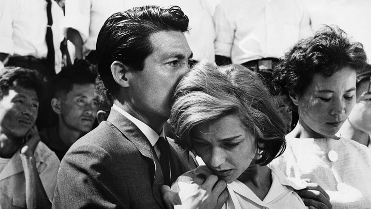 Está considerada una de las películas fundacionales y más representativas de la Nouvelle vague. Está considerada una de las películas fundacionales y más representativas de la Nouvelle vague.