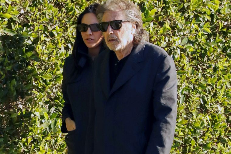 Al Pacino y Noor Alfallah