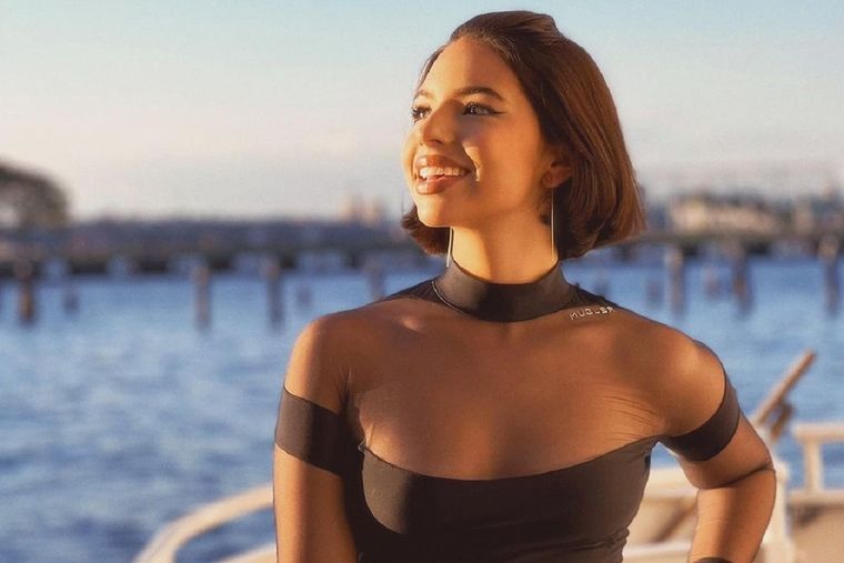 Ángela Aguilar, muestra su talento y belleza