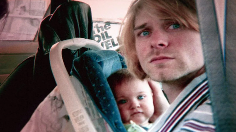 Kurt Cobain junto a su hija Frances.