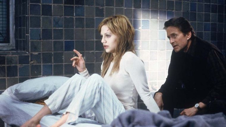 Brittany Murphy y Michael Douglas en Ni una palabra. Brittany Murphy y Michael Douglas en Ni una palabra.