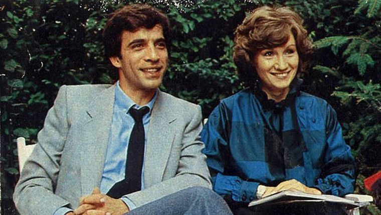 La serie Anillos de Oro emitió su primer episodio el 7 de octubre de 1983.