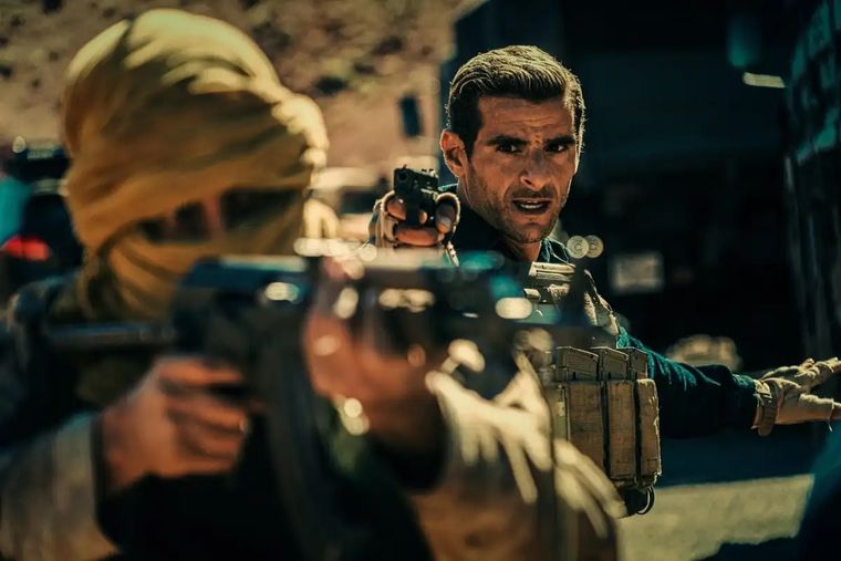 El salario del miedo es una película de acción y suspenso que se estrenó en el 2024 y tiene una duración de 104 minutos