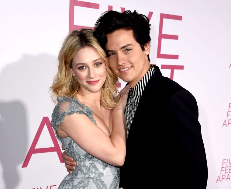 Cole Sprouse y Lili Reinhart eran la pareja favorita de Riverdale