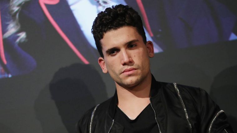 Jaime Lorente compone grandes canciones