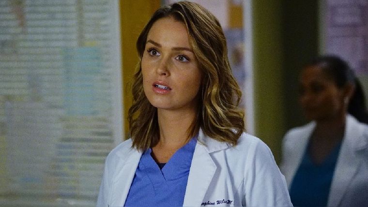 Camilla Luddington interpreta a la doctora Jo Wilson en la serie desde la temporada 9.